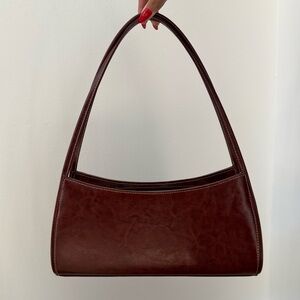 Elegant Ferragamo Burgundy Leather Shoulder Bag